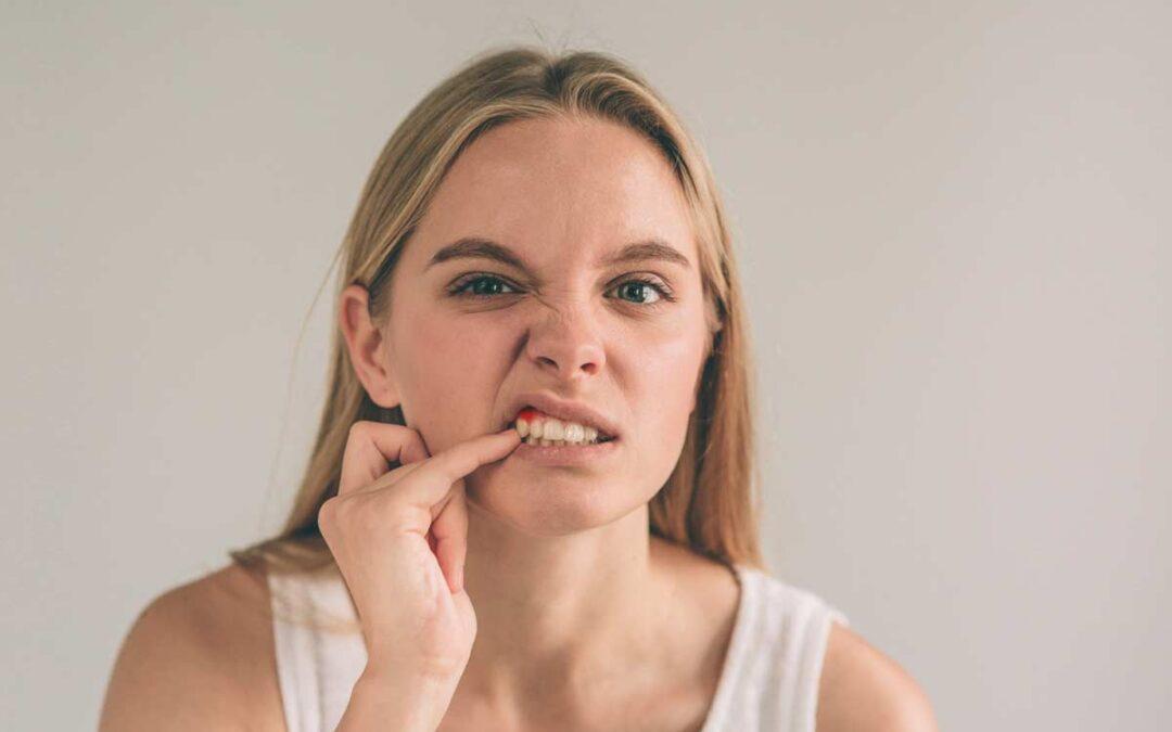 ¿Por qué me sangran las encías?