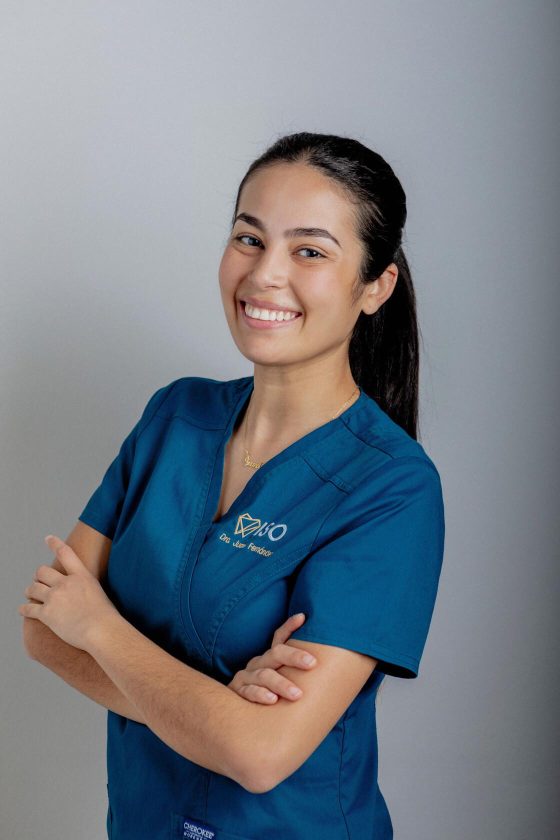 JUANA FERNANDEZ ESCOBAR ODONTOLOGA